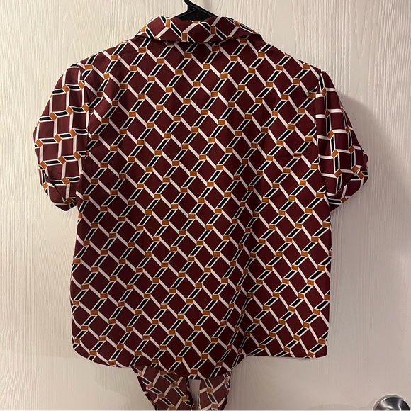 Button Up Short Sleeve Pattern Top - Picture 3 of 7